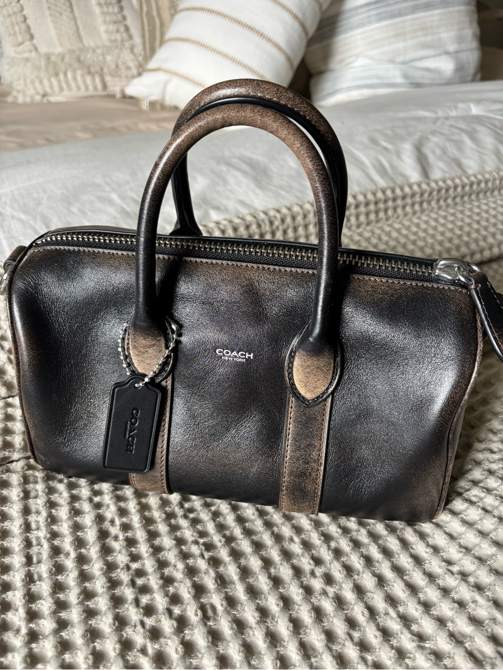 Coach Loved Leather Compass 25
